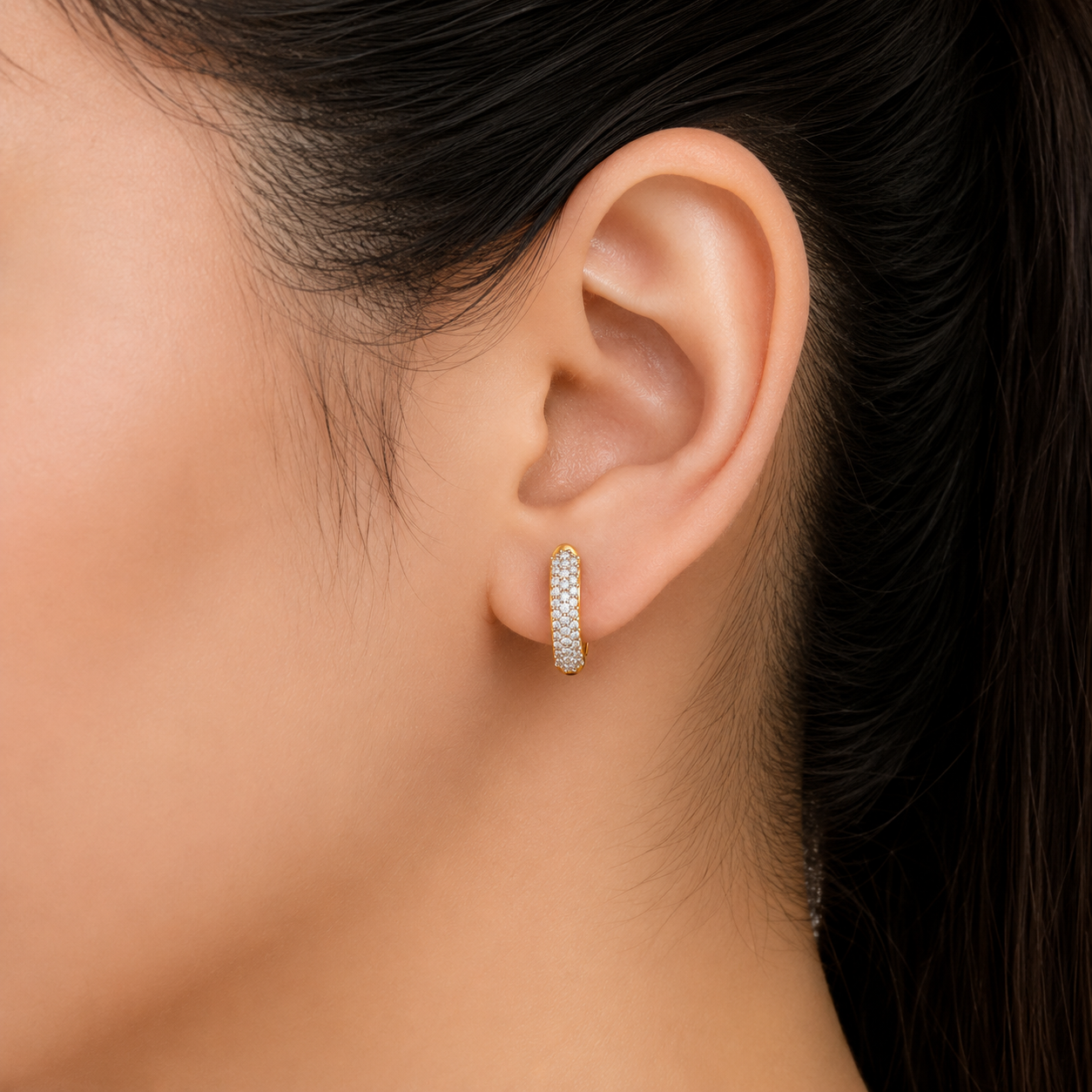 Luminous Half Pav‚ 925 Silve Hoops
