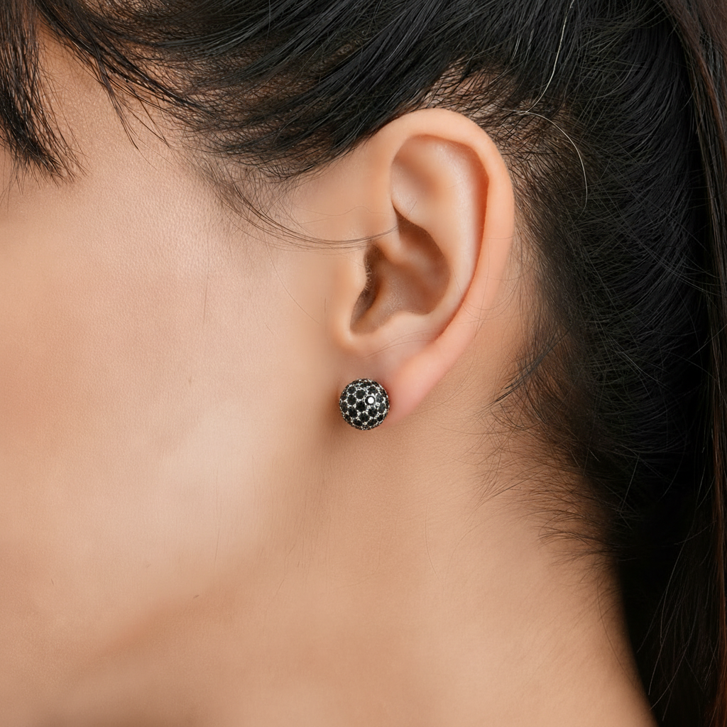 HER03025 - Smaller Ball Stud on Ear