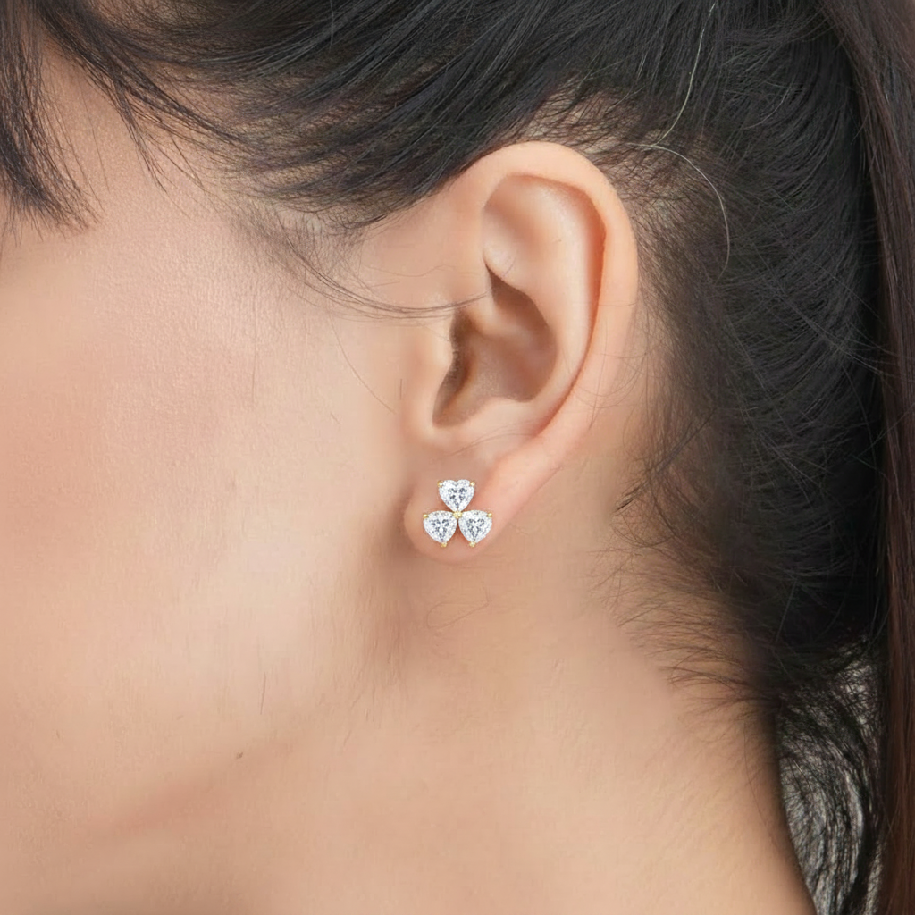 HER03401 Yellow Gold 3-Heart Cluster – Model Shot
