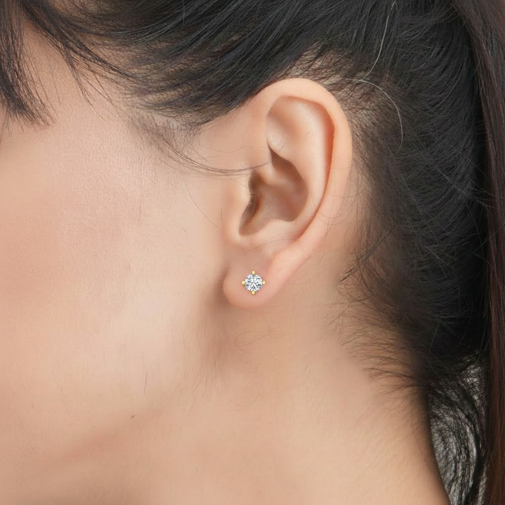 HER03412 Yellow Gold Solitaire Diamond – Model Shot