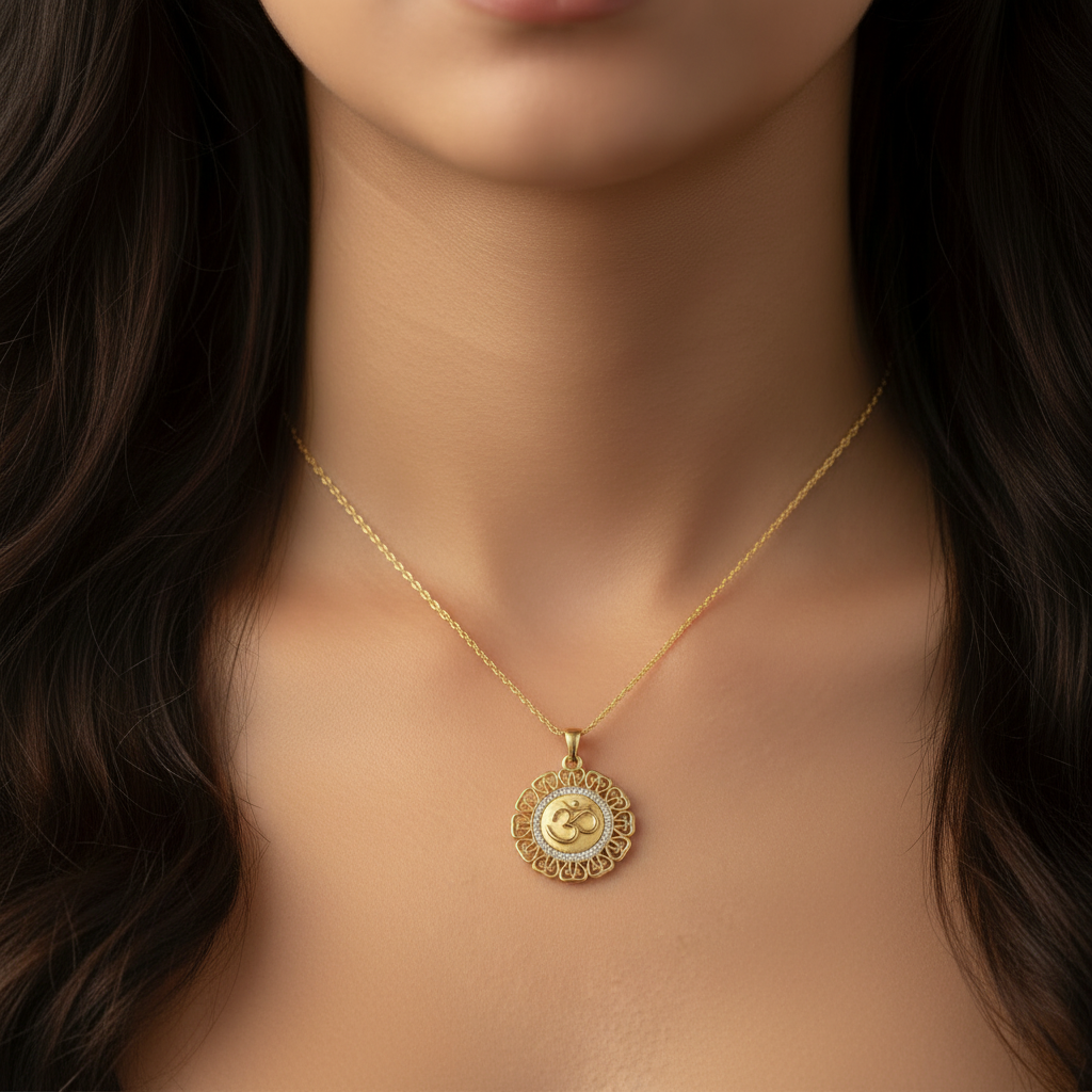HPD00604 Om pendant extra small on neck