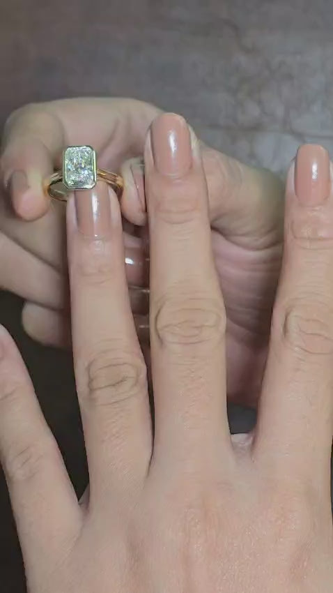 Elegant Bezel Diamond Solitaire Silver Ring